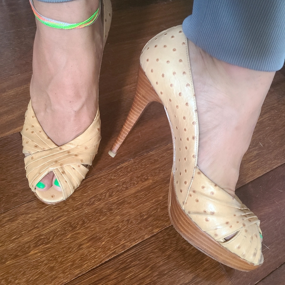 🪶SW Leather Ostrich tan open toe pumps